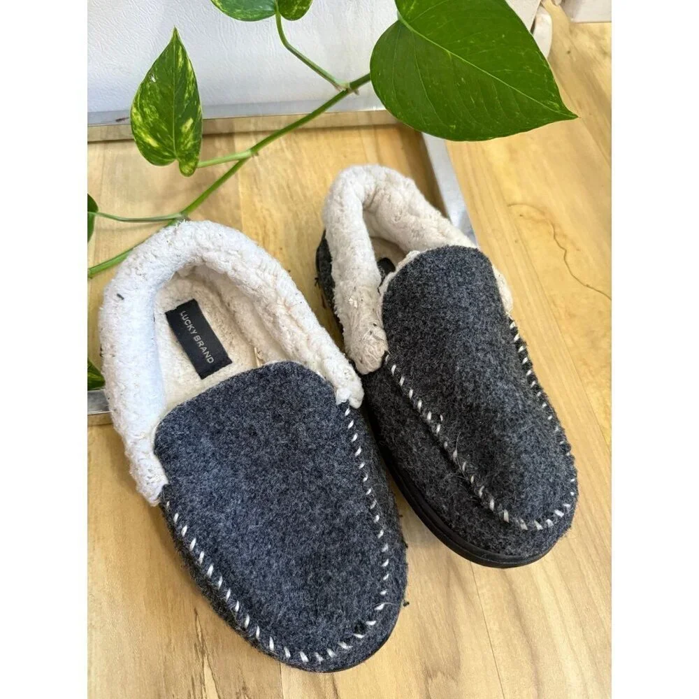 Lucky brand youth size 4 slippers